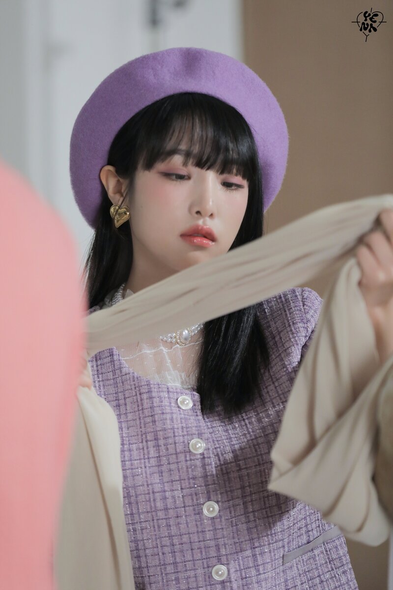 221129 Yuehua Entertainment Naver Update - YENA - Universe 'Color of YENA #VIOLET' Behind documents 15