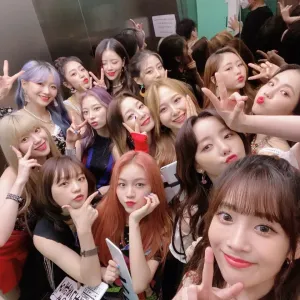 200726 Woollim Twitter Update - Lovelyz & Rocket Punch