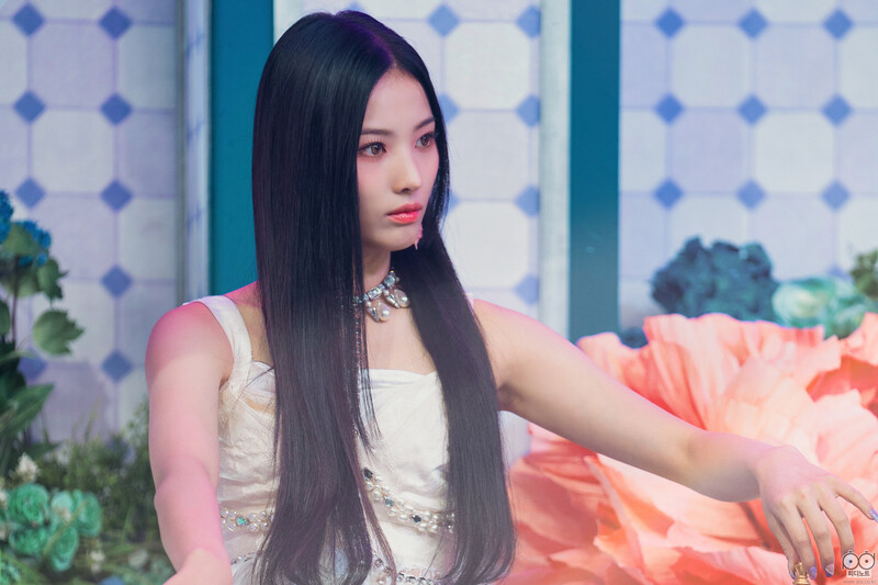 220925 NMIXX Jinni - 'DICE' at Inkigayo documents 1