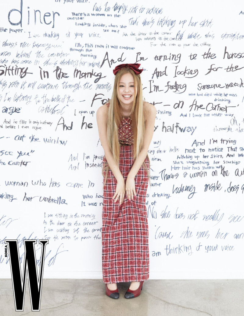 BLACKPINK Jennie for Chanel x W Korea July 2022 Issue documents 21