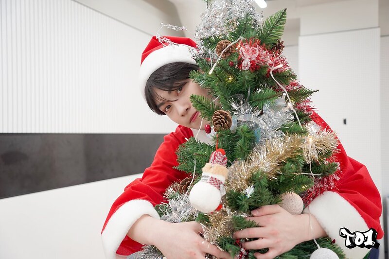 221227 WAKEONE Naver Post Update - TO1 Christmas Photos documents 4