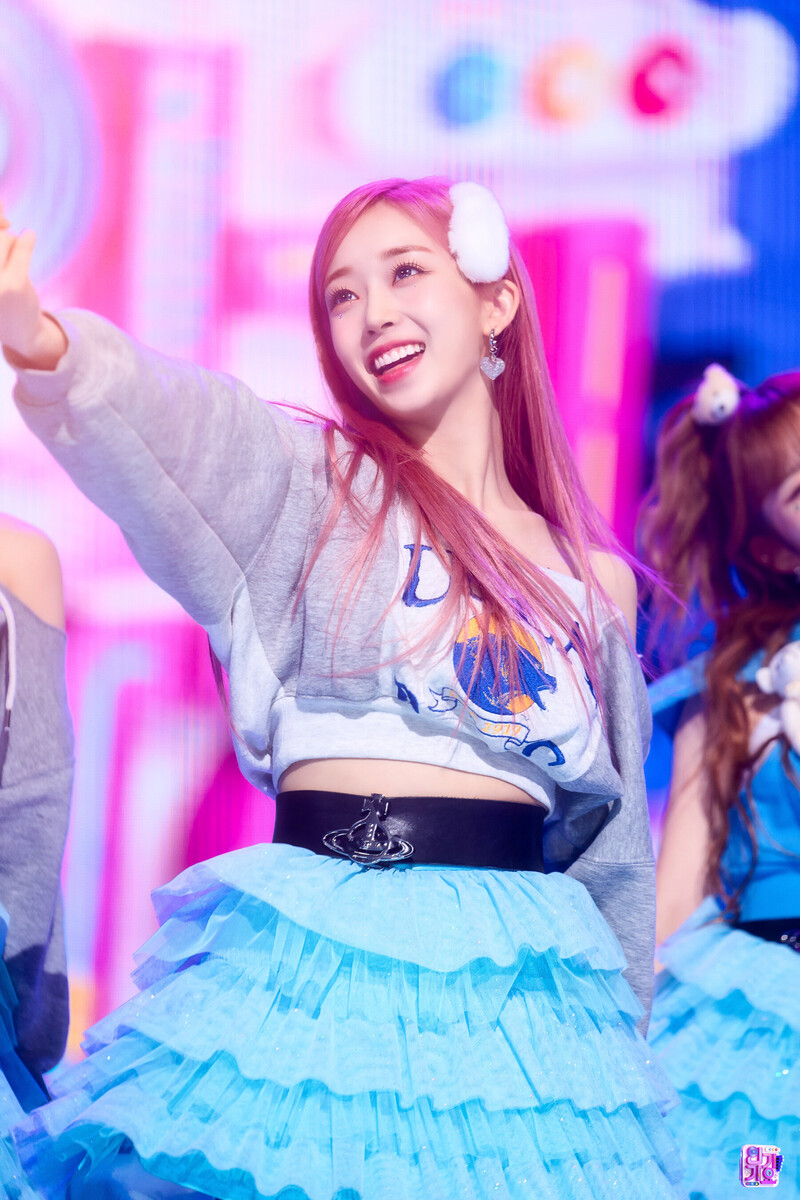 230226 STAYC Sumin - 'Teddy Bear' at Inkigayo documents 8