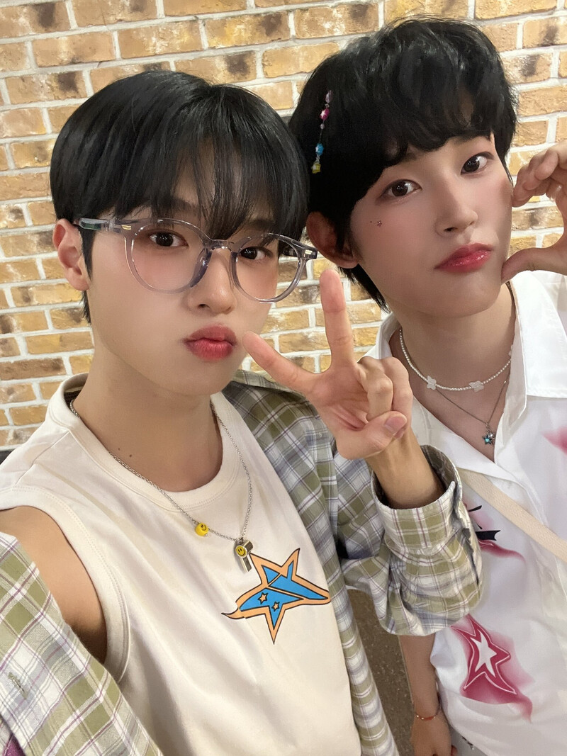 230809 NINE.i Twitter Update - Seowon with MIRAE Dongpyo documents 2