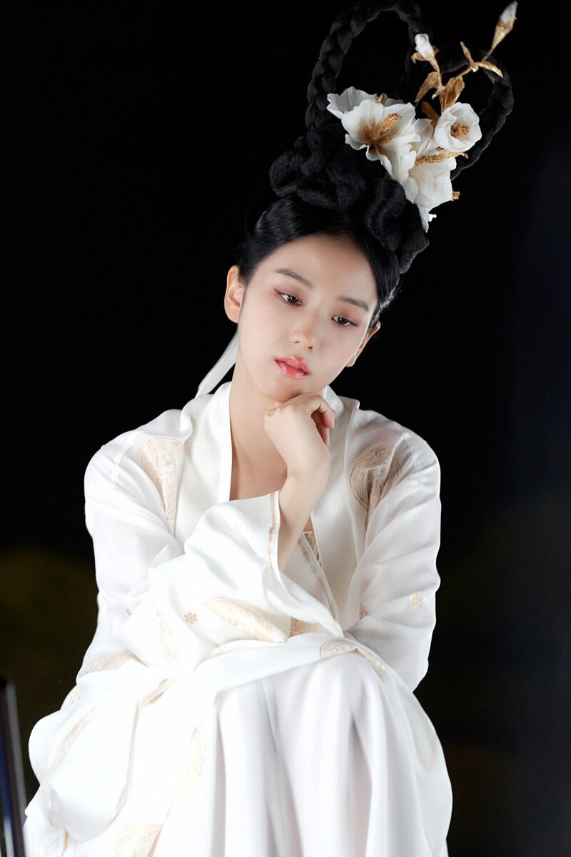 Jisoo as Korean Traditional Fairy in the movie “Dr. Cheon and the lost Talisman” documents 2