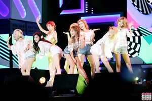 150727 Girls' Generation at MBC Music Core USF 2015