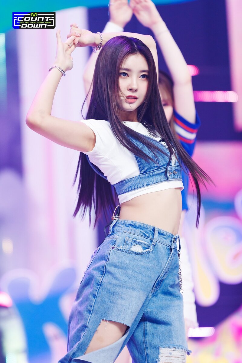 220623 Kep1er - 'UP!' at M Countdown documents 13