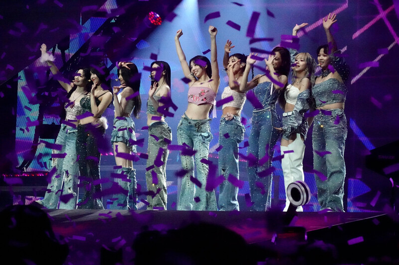 230613 TWICE READY TO BE : 5TH WORLD TOUR at Oakland Arena Day 2 documents 3