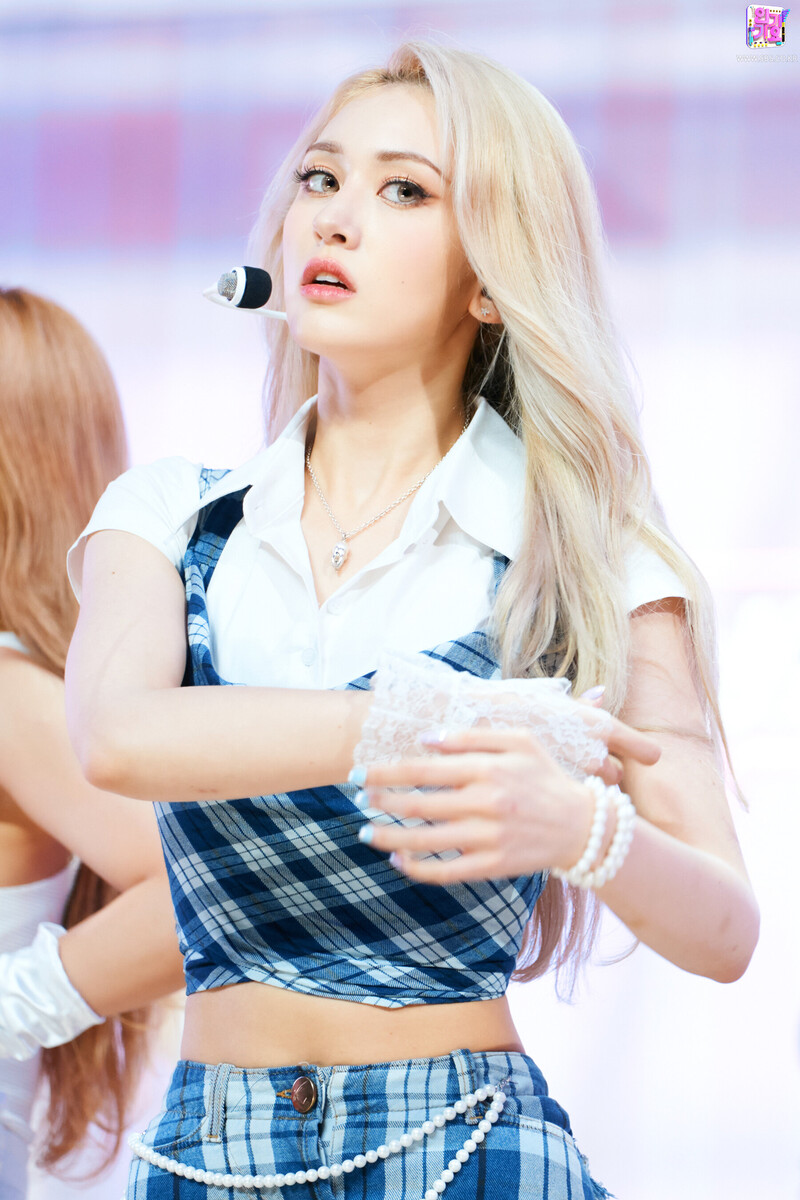 210808 SOMI - 'DUMB  DUMB' at Inkigayo documents 6