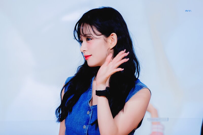 220724 fromis_9 Chaeyoung documents 3