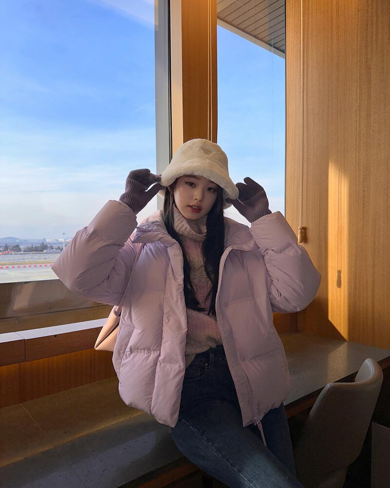 230224 IVE Wonyoung Instagram Update documents 9