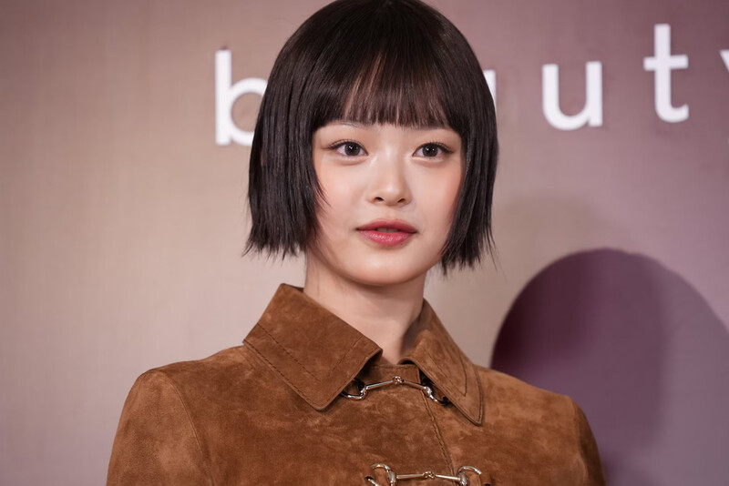 241120 HANNI at the Gucci Beauty Event in Japan documents 7