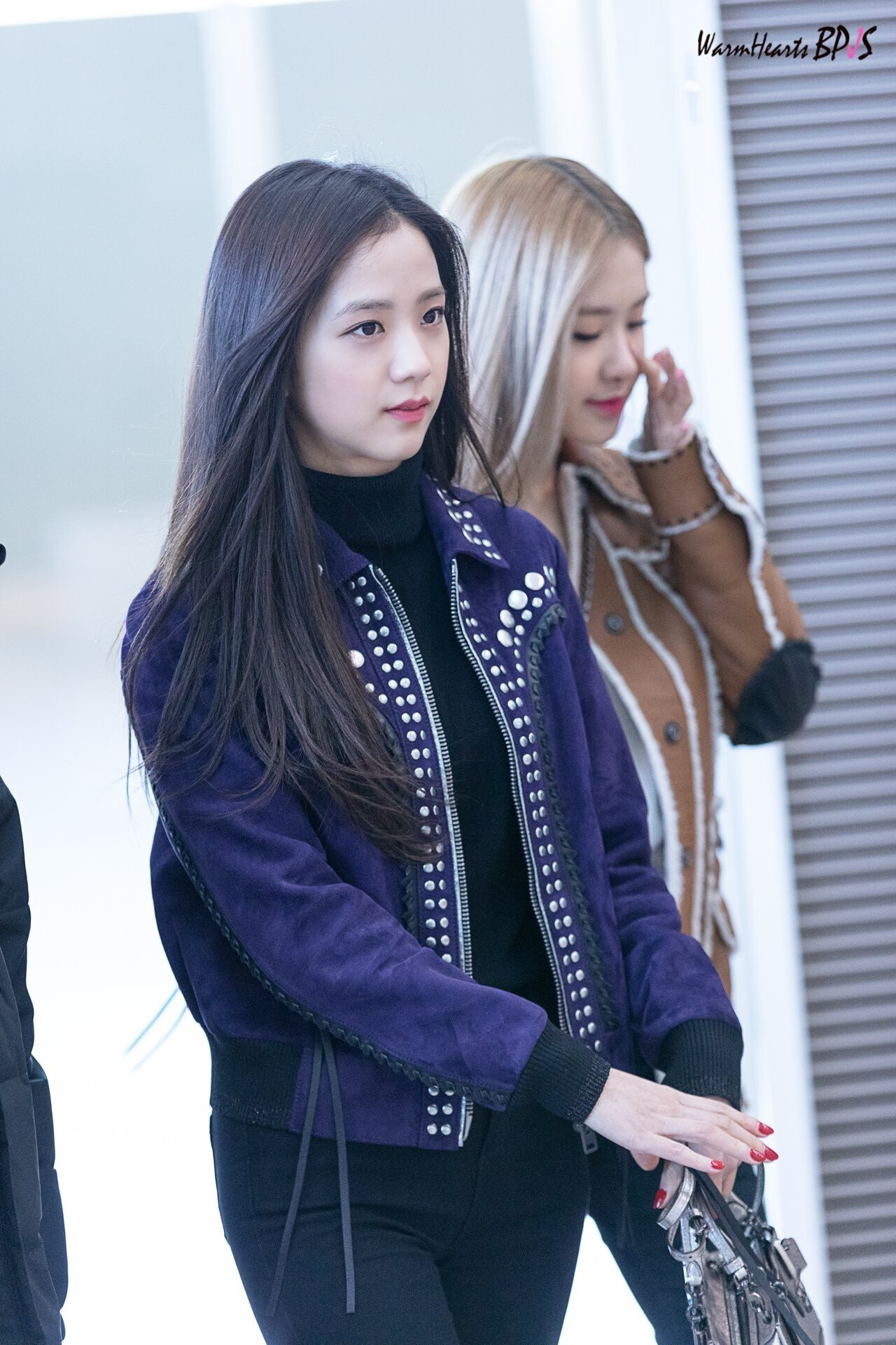 181208 JISOO AT INCHEON INTERNATIONAL AIRPORT | kpopping