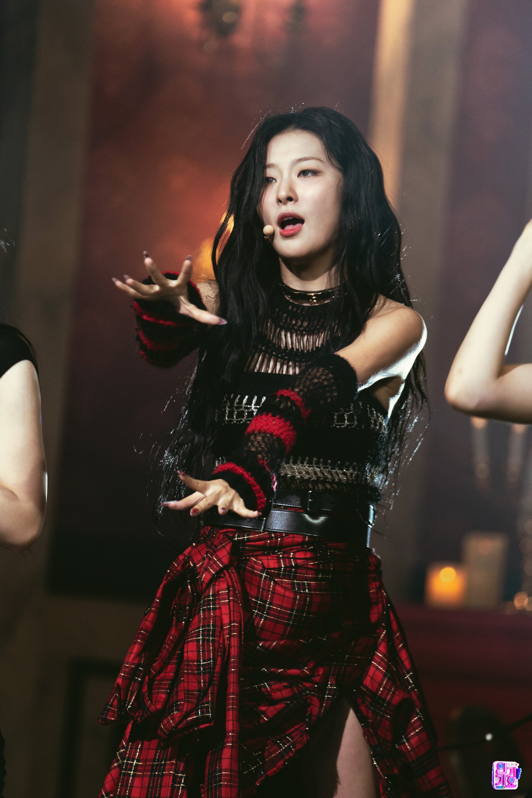 221009 Red Velvet Seulgi - '28 Reasons' at Inkigayo | kpopping