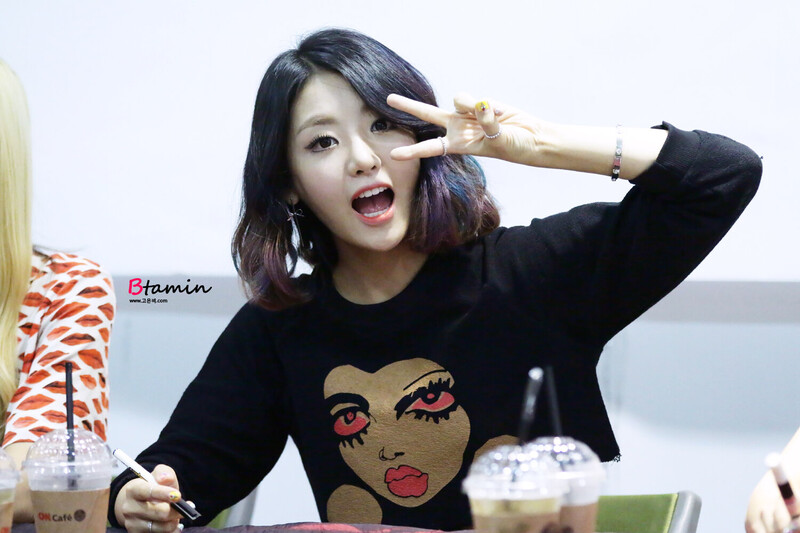 140814 LADIES' CODE EunB at 'KISS KISS' Jongro Fansign documents 1