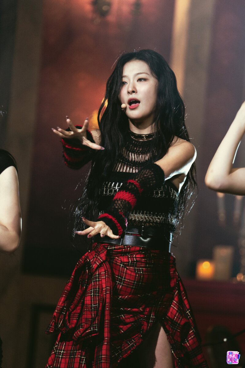 221009 Red Velvet Seulgi - '28 Reasons' at Inkigayo documents 27