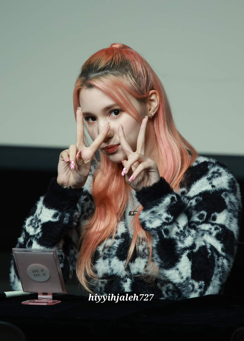 221118 Kep1er Bahiyyih - Fansign Event documents 21