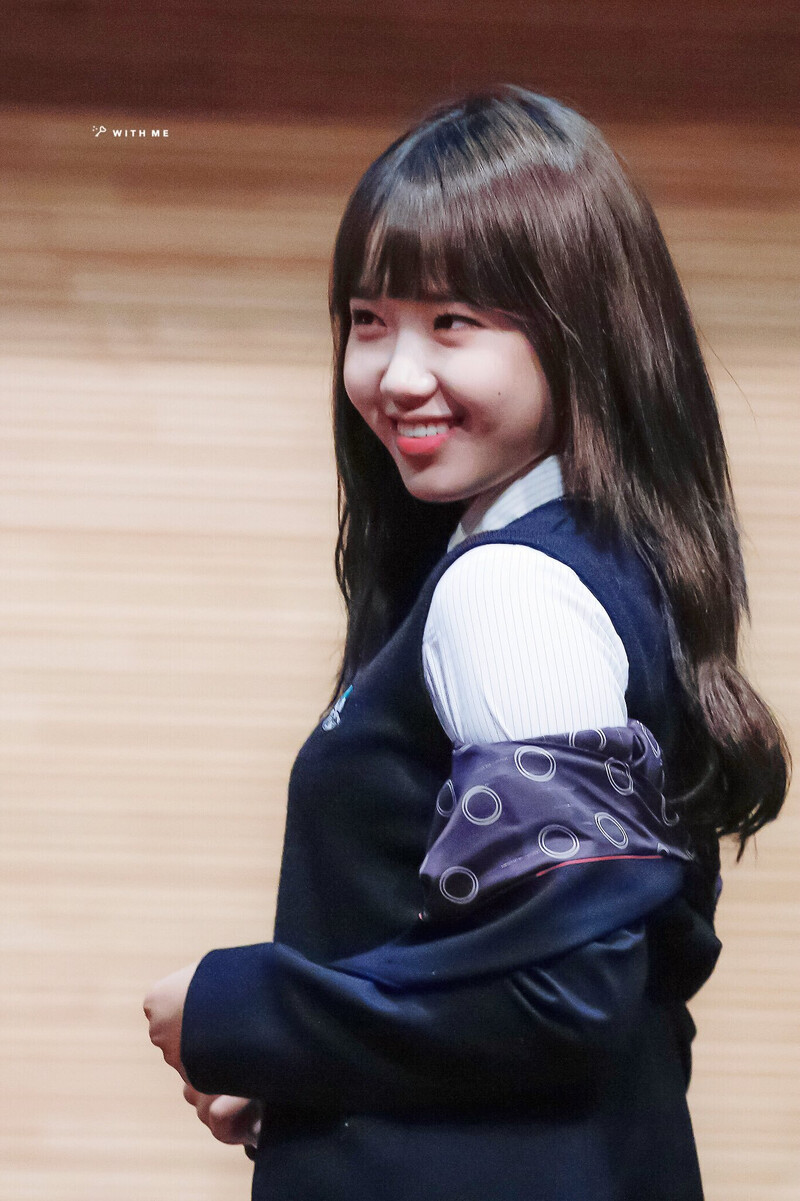 180519 Weki Meki Yoojung at 'Lucky' Gangbyeon Fansign documents 2