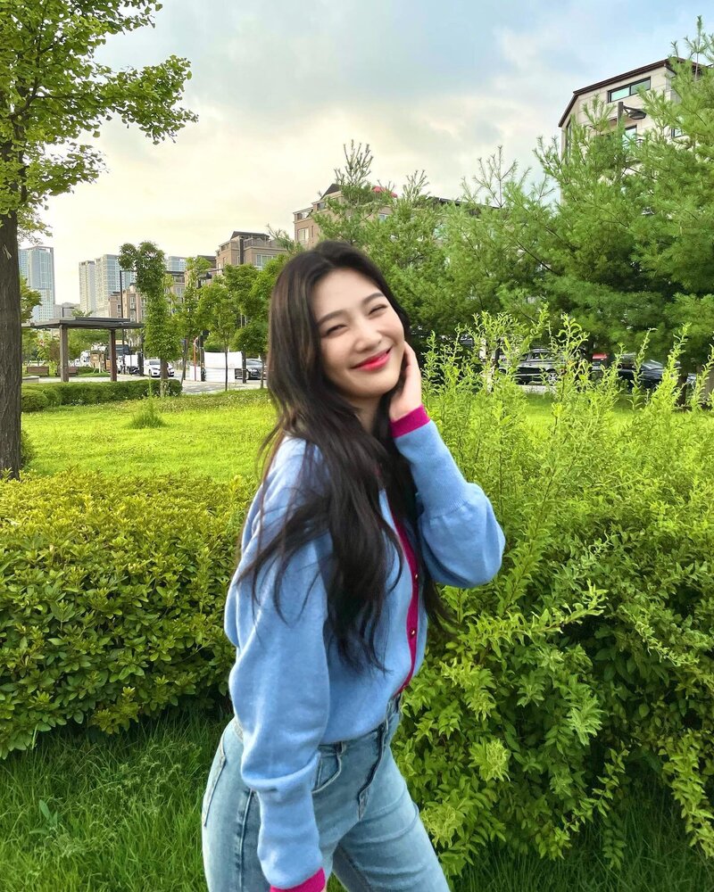 211015 Red Velvet Joy Instagram Update documents 4