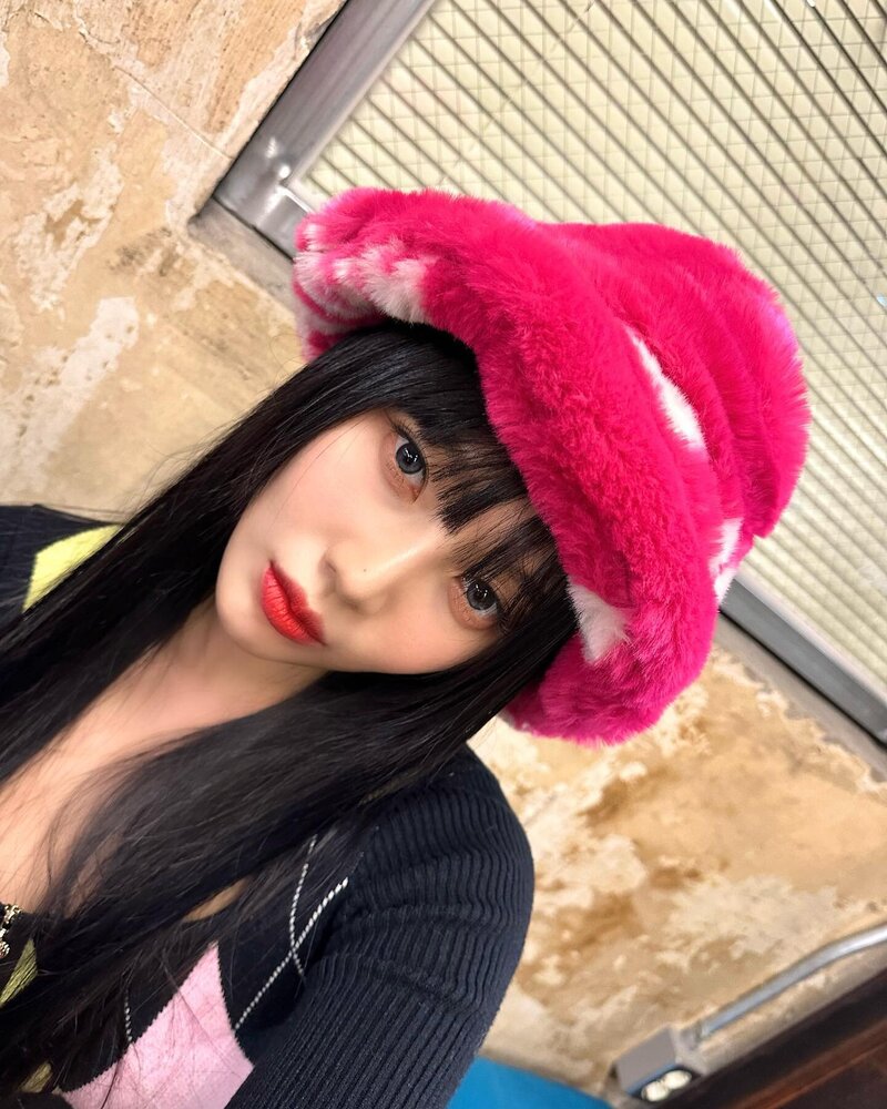 230117 Red Velvet Joy Instagram Update documents 6