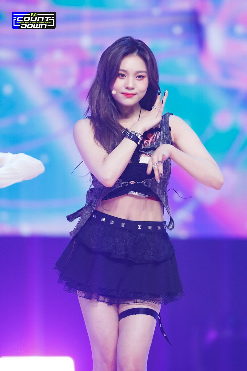 230209 VIVIZ Umji - 'PULL UP' at M COUNTDOWN documents 2