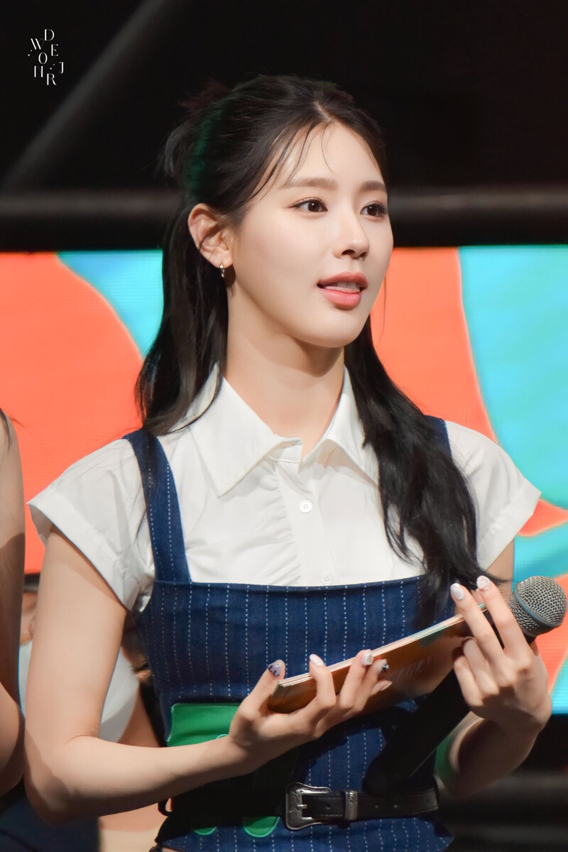 230318 (G)I-DLE Miyeon - KCON 2023 in Thailand documents 3