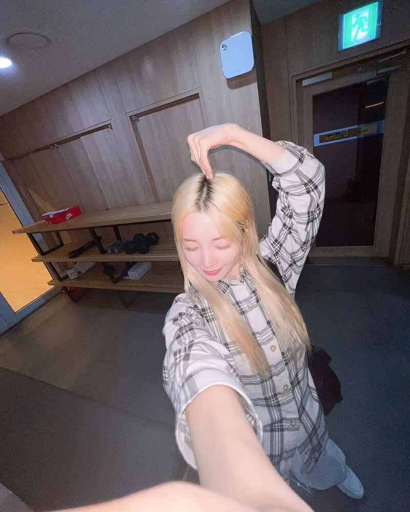 230524 Rocket Punch Instagram Update - Yeonhee documents 4