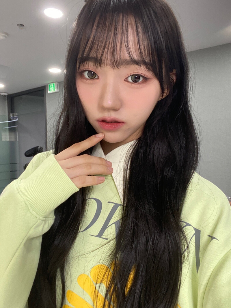 240419 tripleS Instagram & Twitter Update - Shion documents 4