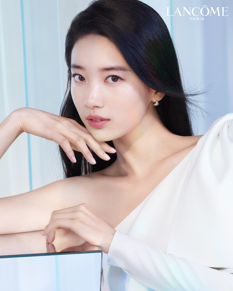 Bae Suzy for Lancôme "Clarifique" 2022 documents 1