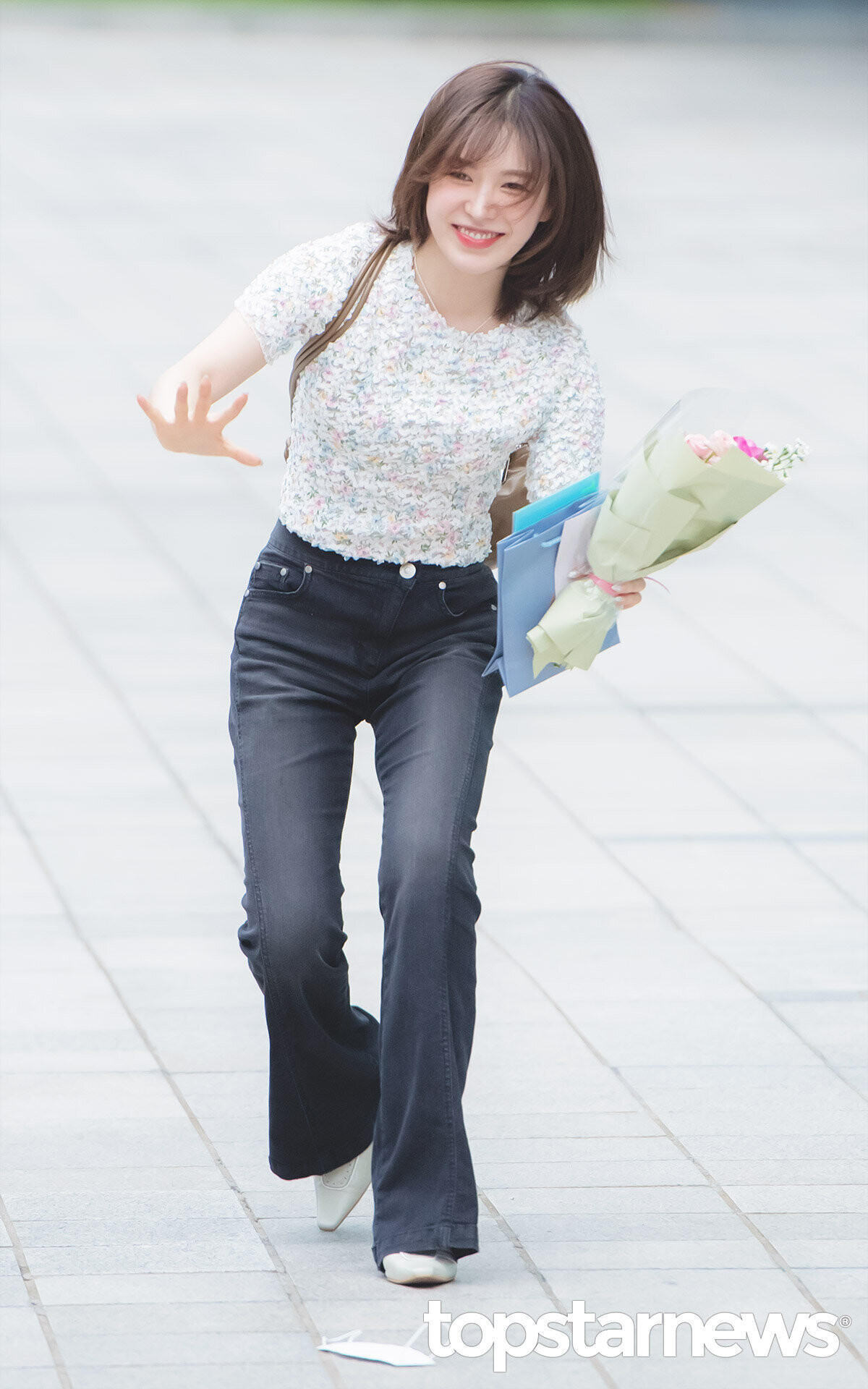 220803 Red Velvet Wendy Sbs Young Street Recording Kpopping