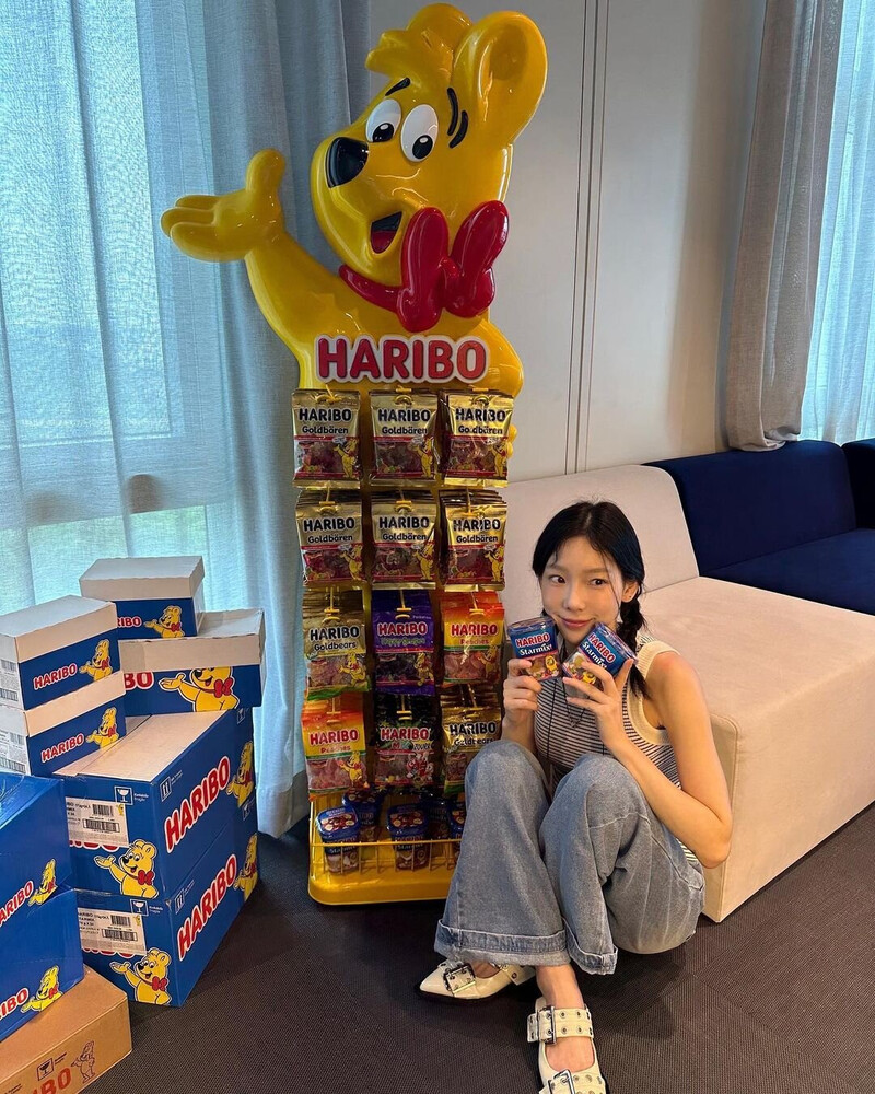 230818 Taeyeon Instagram Update documents 1