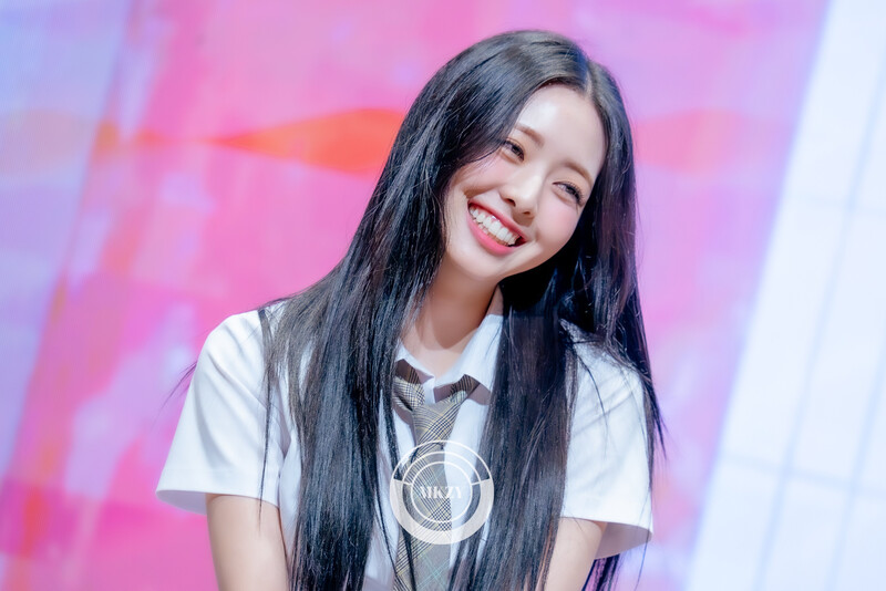 230831 ITZY Yuna - Soundwave Fansign Event documents 15