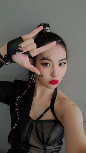 210227 Sunmi Twitter Update