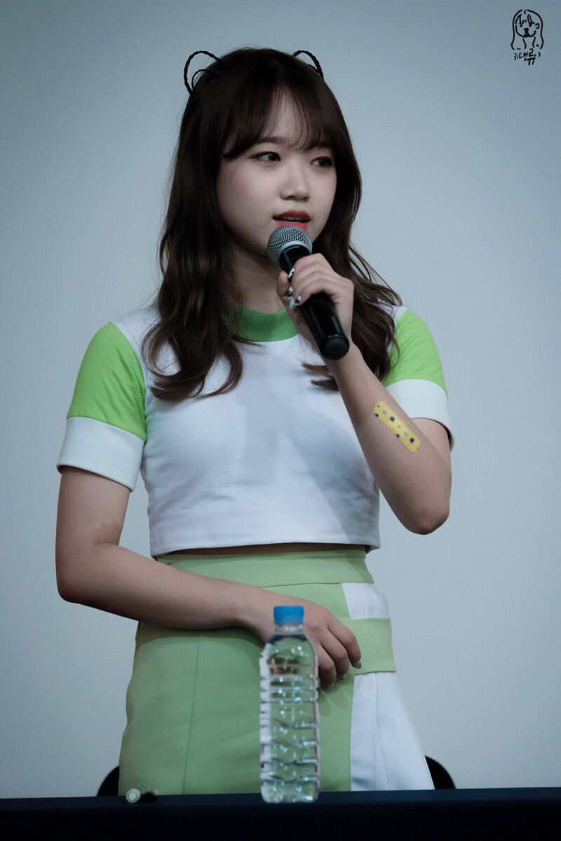 161106 I.O.I Yoojung at 'miss me?' Hongdae Fansign documents 12