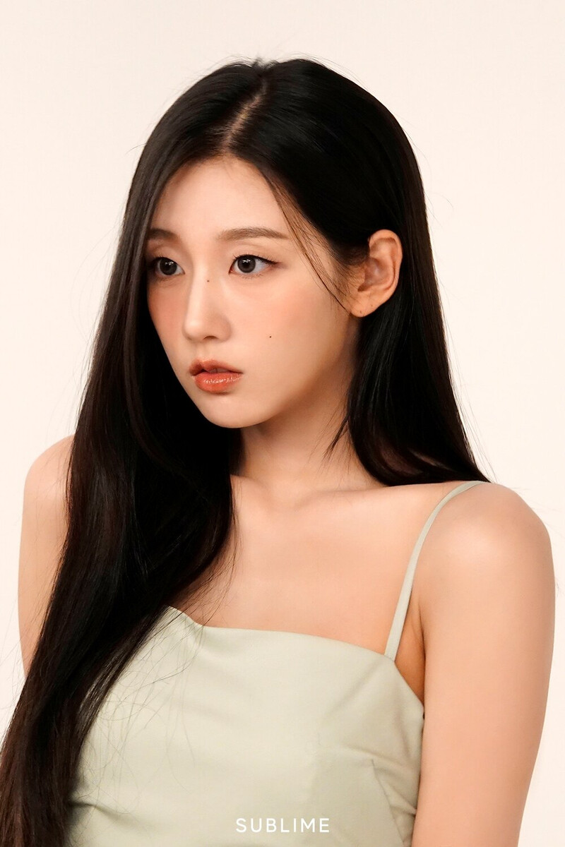 220331 Sublime Naver Post - Yein - Maps Magazine Photoshoot Behind documents 14