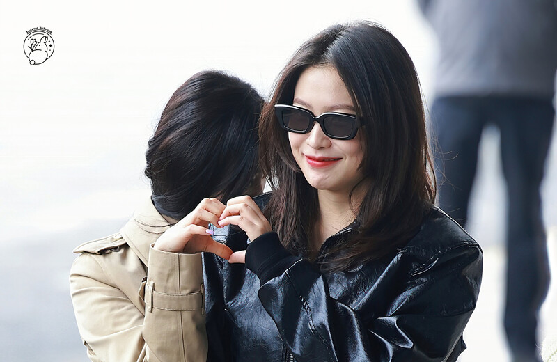 240220 Red Velvet Irene & Yeri - GMP Airport documents 3