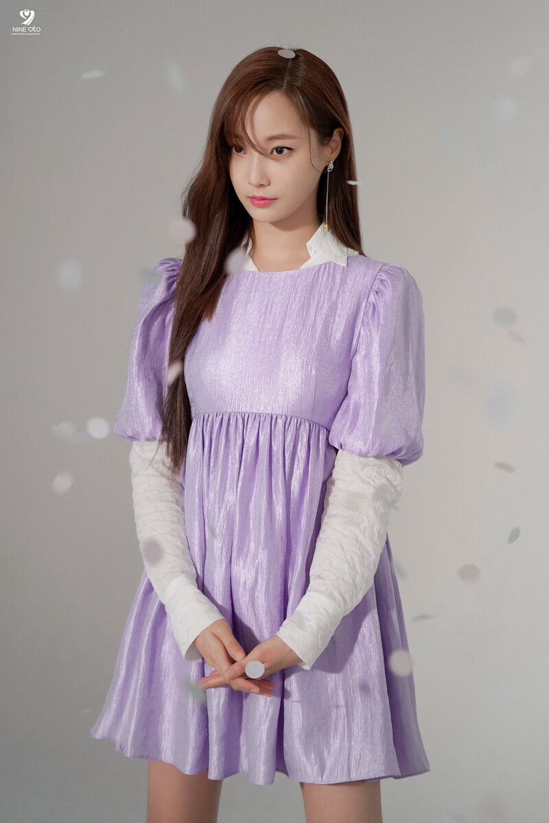 220812 9ato Naver Post - Yeonwoo - Singles Magazine Photoshoot Behind documents 6