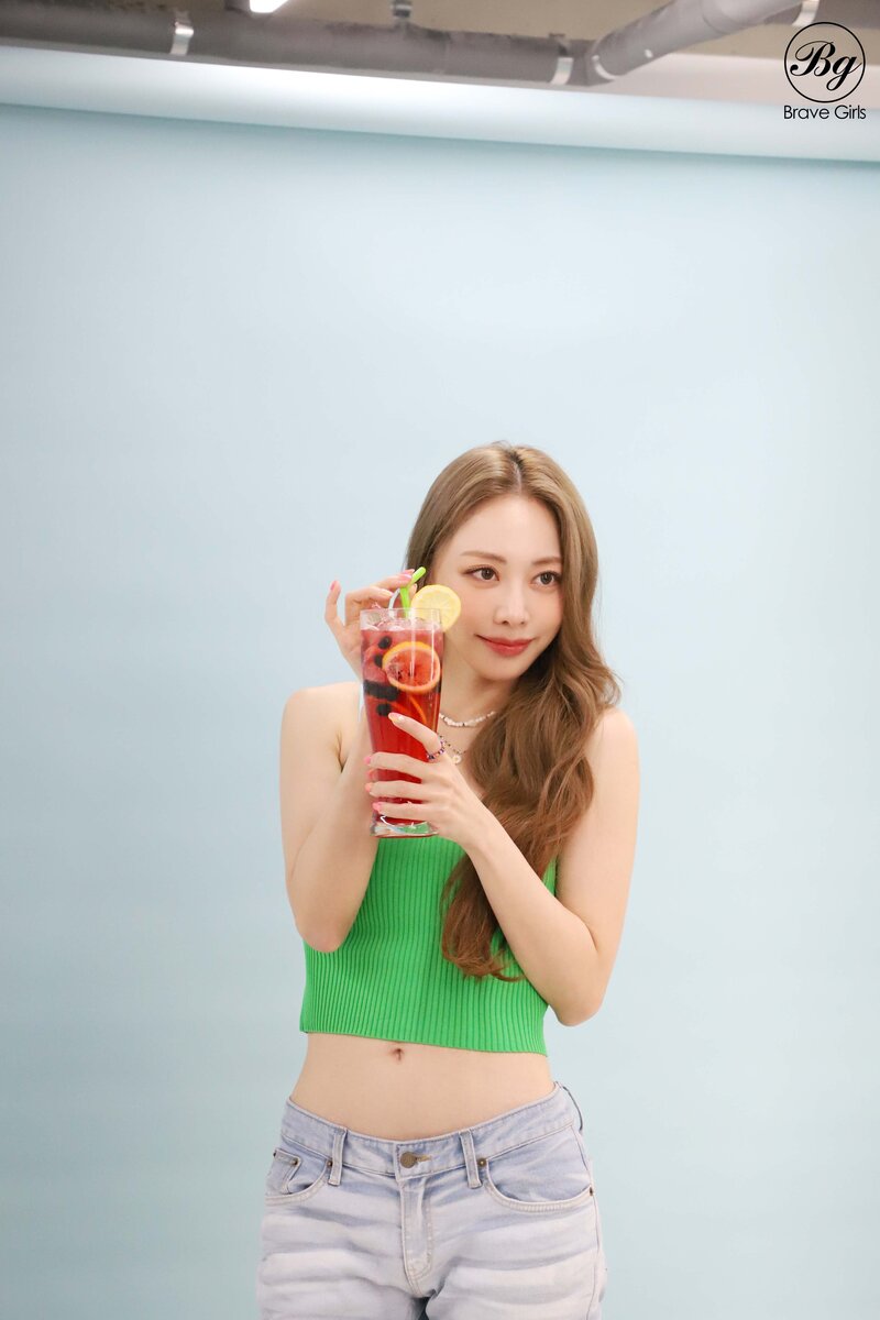 220727 Brave Naver Post - Brave Girls - 'Vanity Teen' Photoshoot documents 21