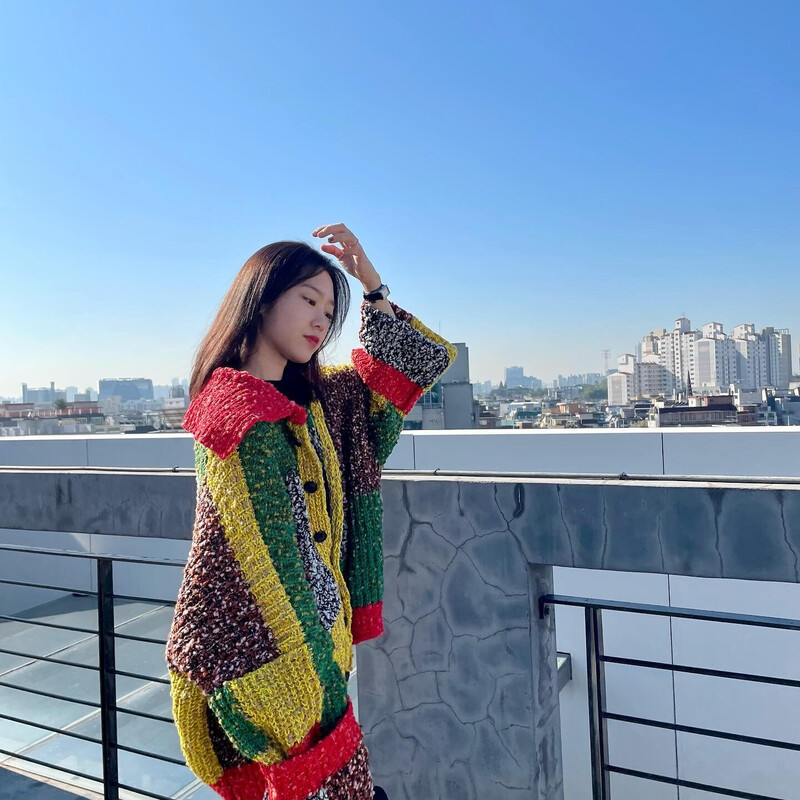 211029 OH MY GIRL Jiho Instagram update documents 5