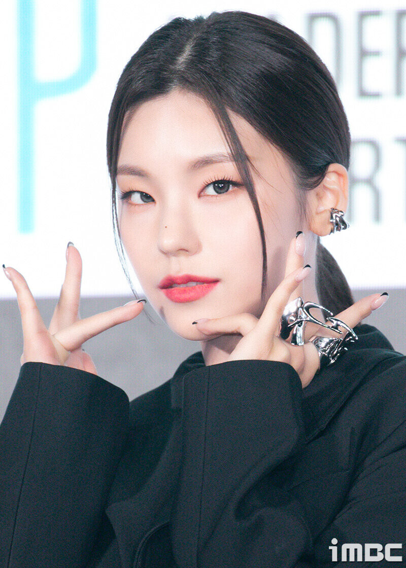 221125 ITZY Yeji 6th Mini Album 'CHESHIRE' Media Showcase documents 24