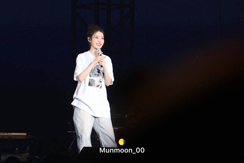 240706 IU - ‘H.E.R.’ World Tour in Osaka Day 1 documents 18