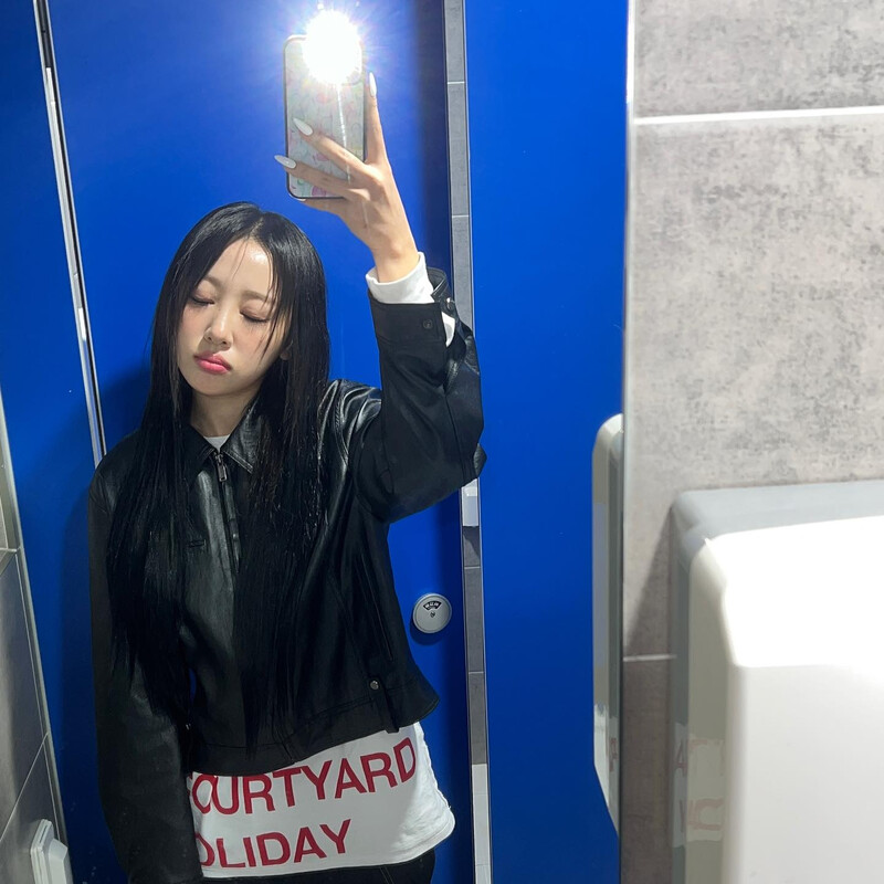 241119 - YVES Instagram Update documents 16