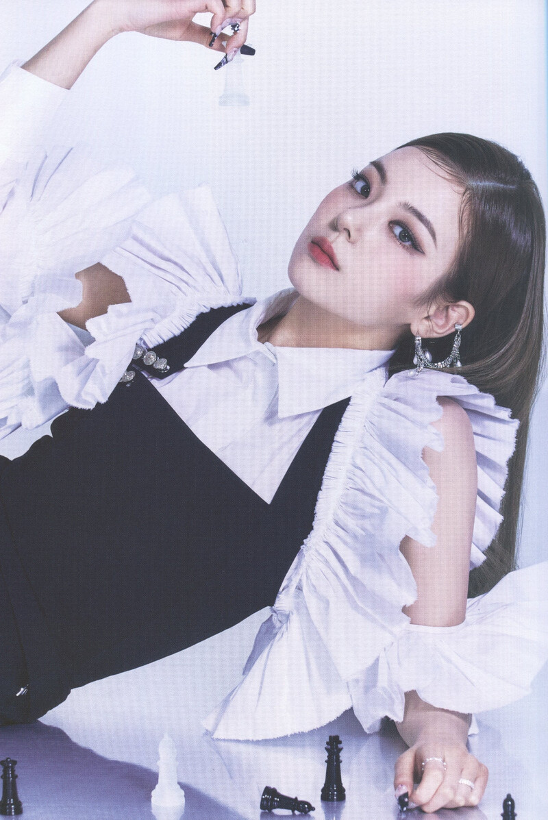 ITZY 'CHECKMATE' Album Scans (Lia ver.) documents 13