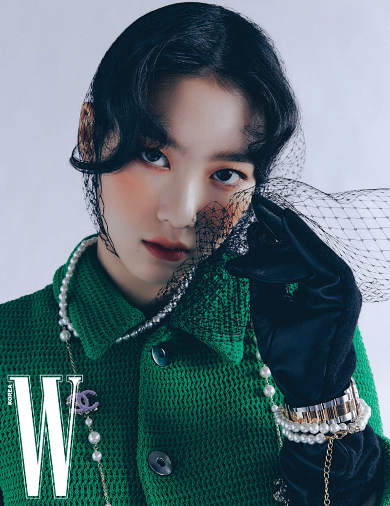 OH MY GIRL for W Korea April 2021 Issue documents 4