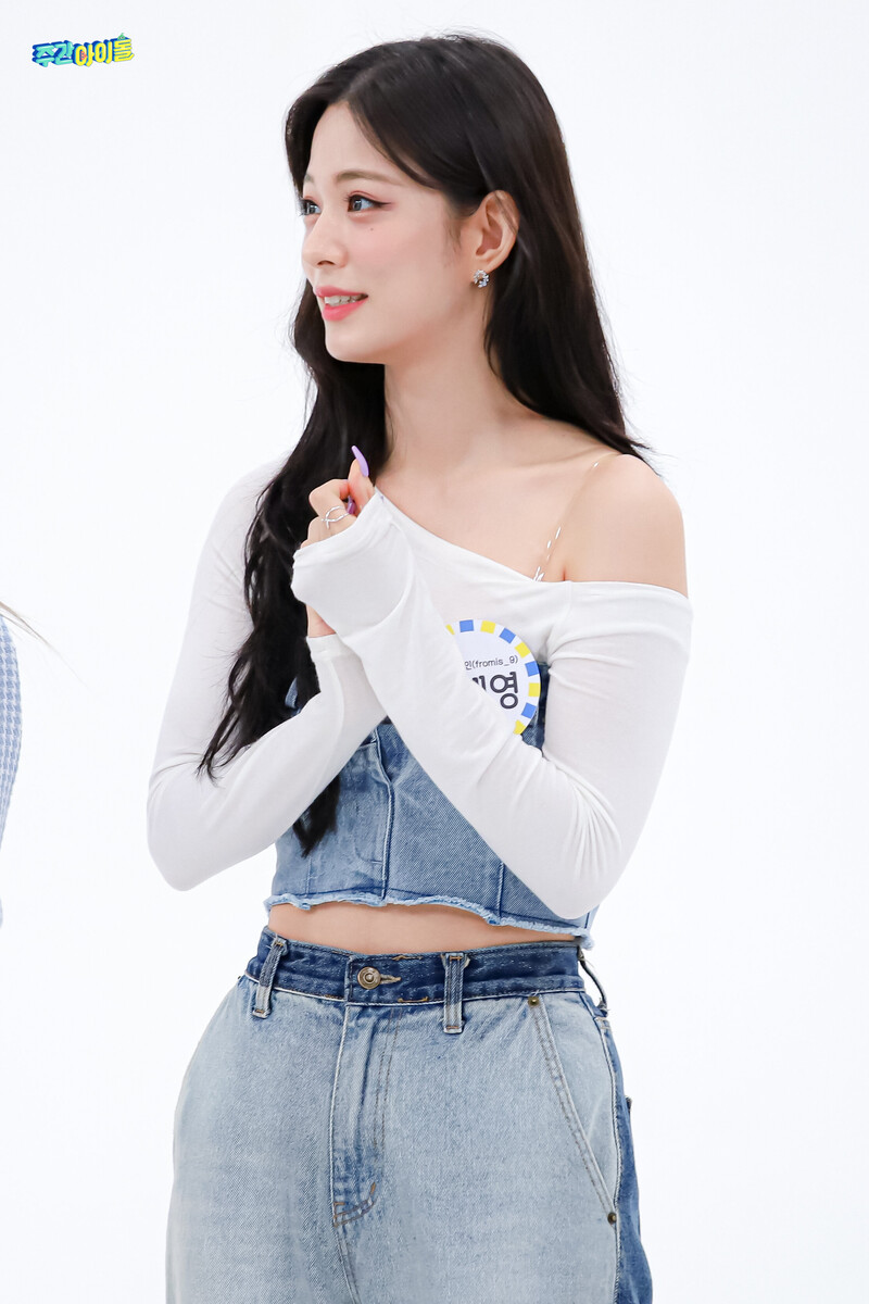 220628 MBC Naver - fromis_9 at Weekly Idol documents 19