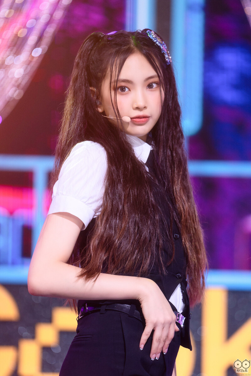 220807 NewJeans 'Cookie' at Inkigayo documents 9