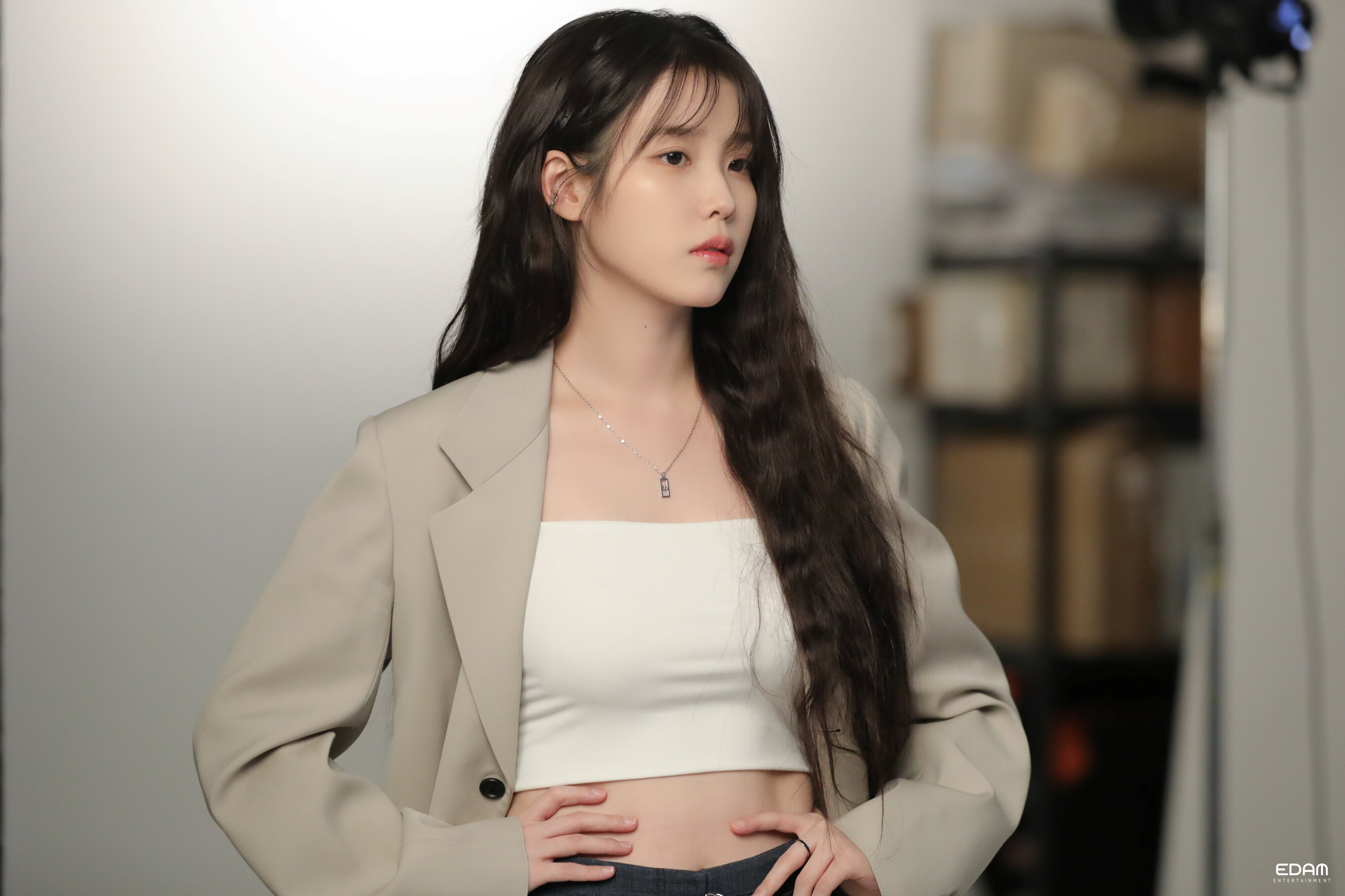 230425 EDAM Naver Post - IU - The Big Issue Photoshoot Behind