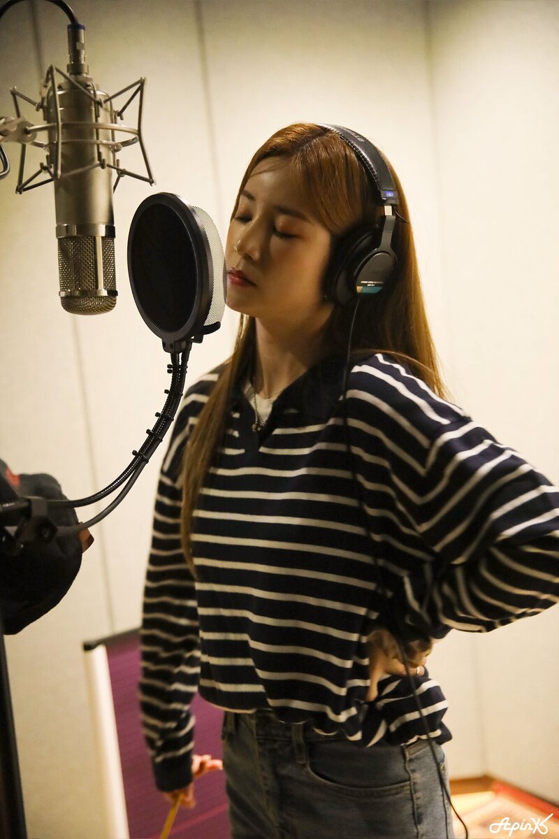 220420 IST Naver post - APINK 'I want you to be happy' recording behind documents 30