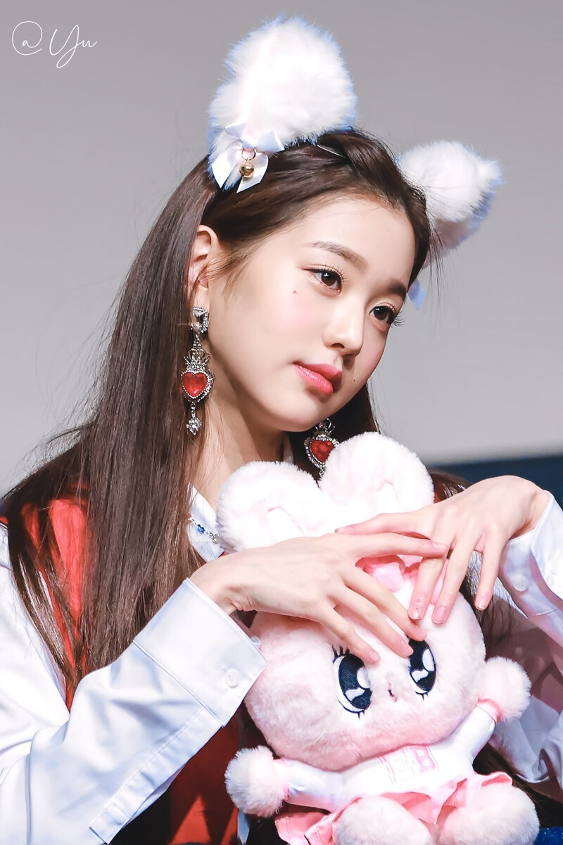 220501 IVE Wonyoung - WITHMUU Fansign | kpopping