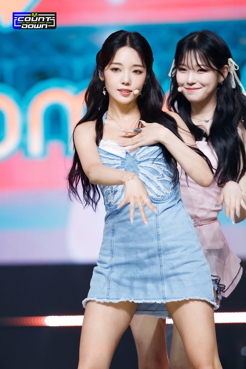 220707 fromis_9 'Stay This Way' at M Countdown documents 16