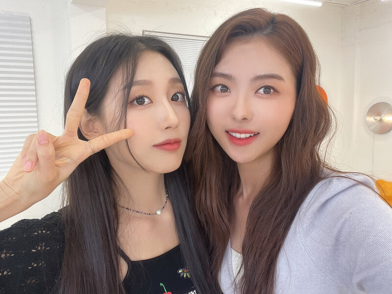 220817 Nayoung & Yein Sublime Twitter Update documents 1